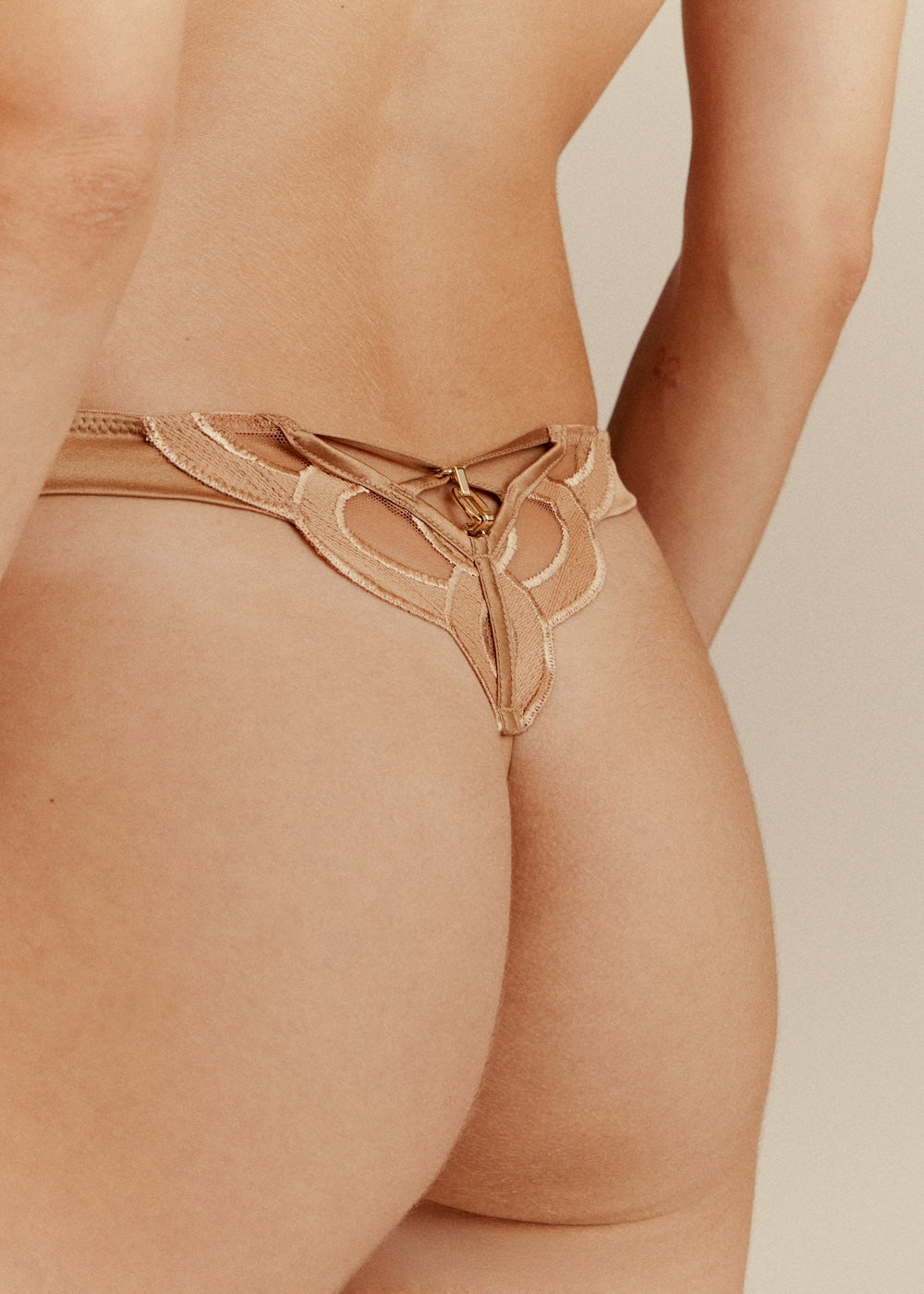 STRING ALCAZAR