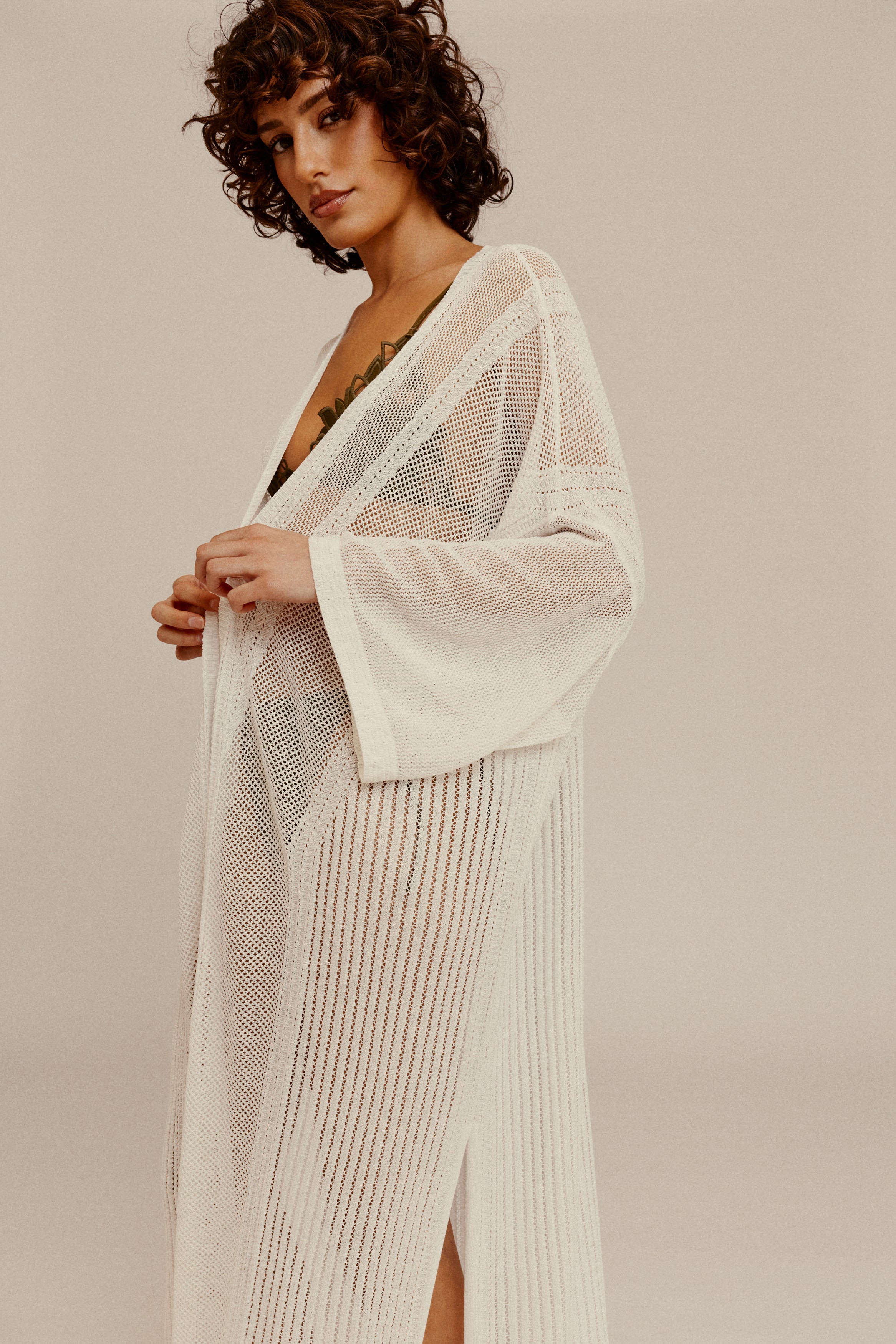 WHITE SANDWALK KIMONO