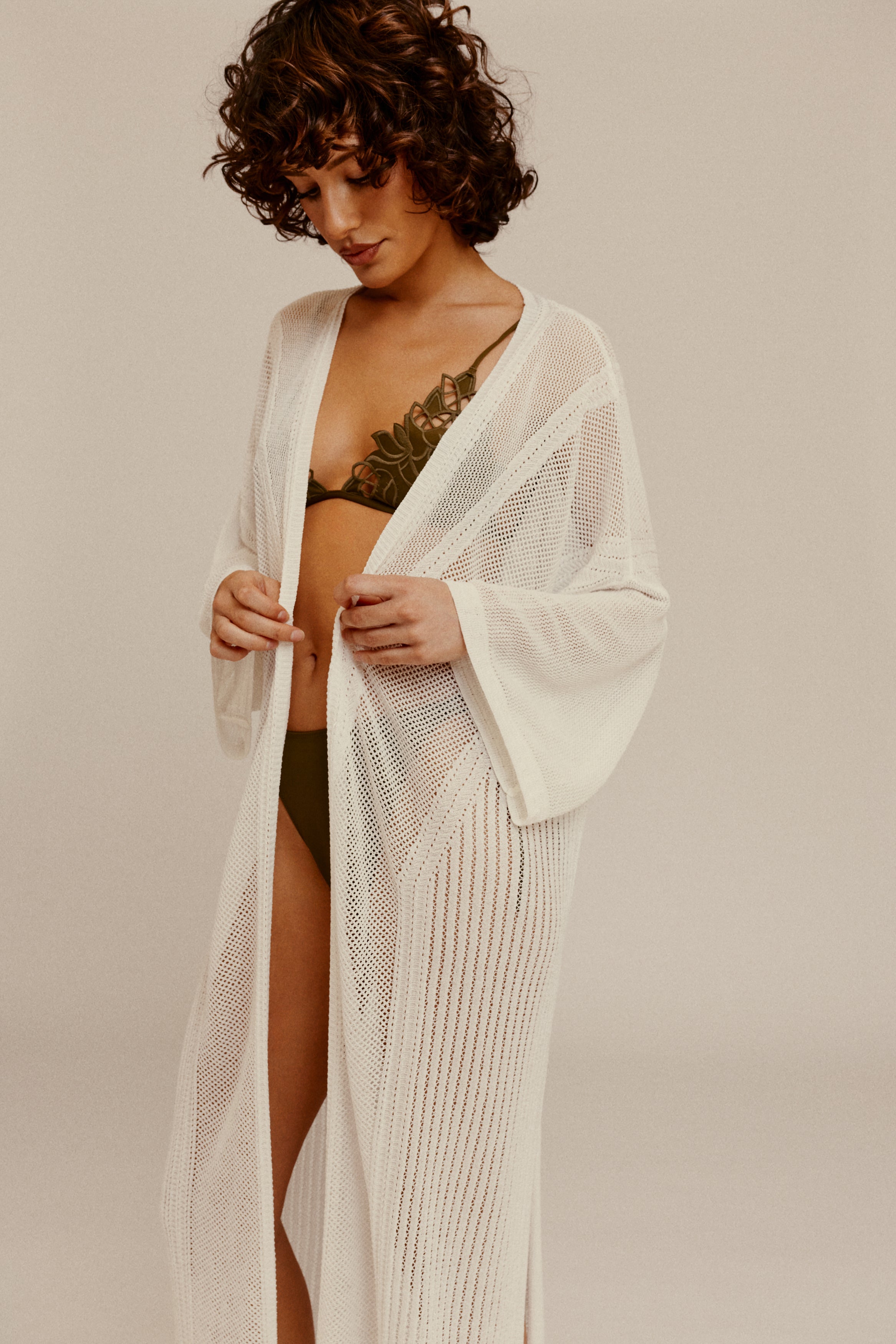 WHITE SANDWALK KIMONO