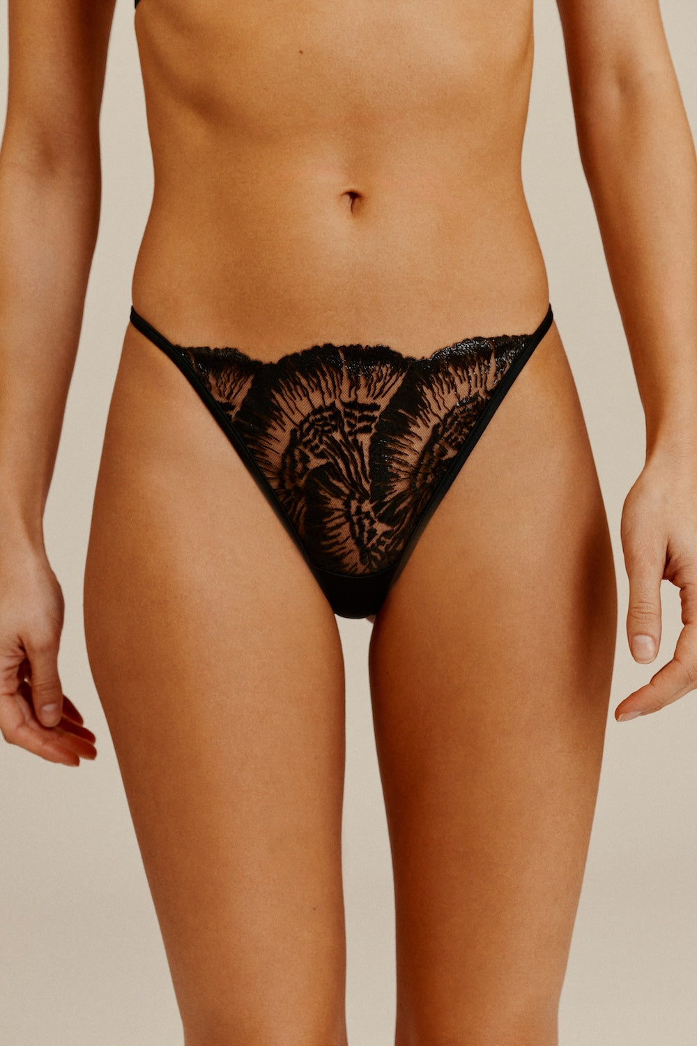 STRING MONTORGUEIL BLACK