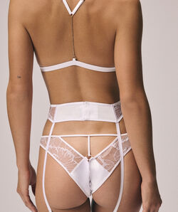 SOFT TRIANGLE ADORN;${refinementColor}